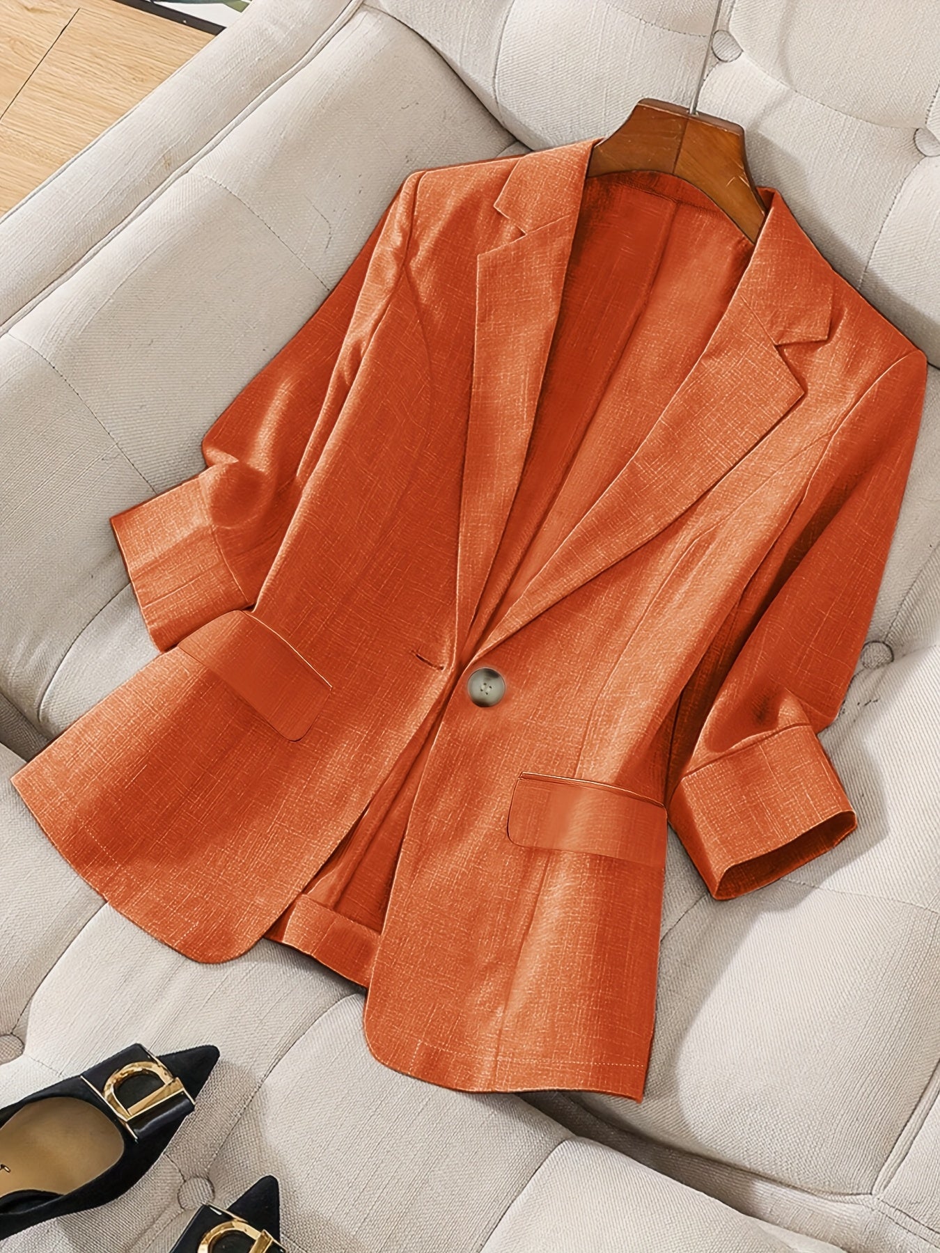 Tailored Cropped Blazer for Business Casual Style
