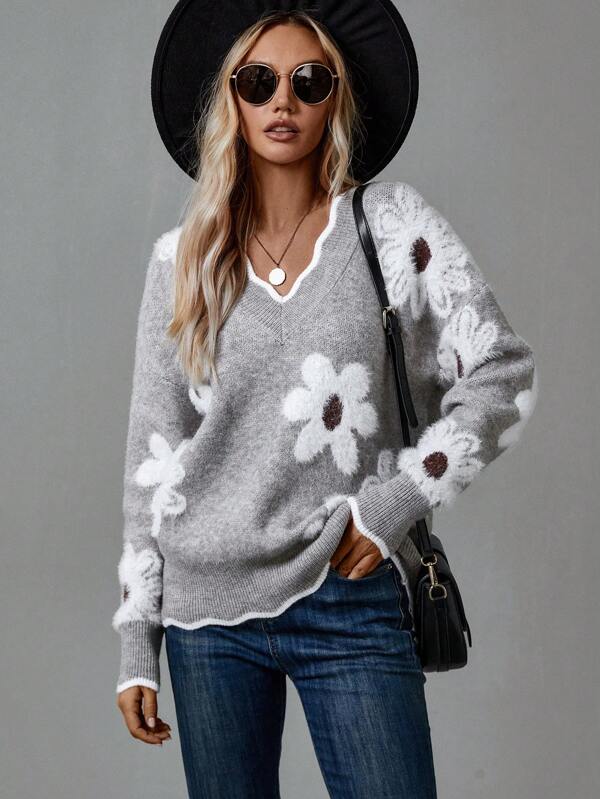 Trie | Women's Floral Applique V-Neck Sweater
