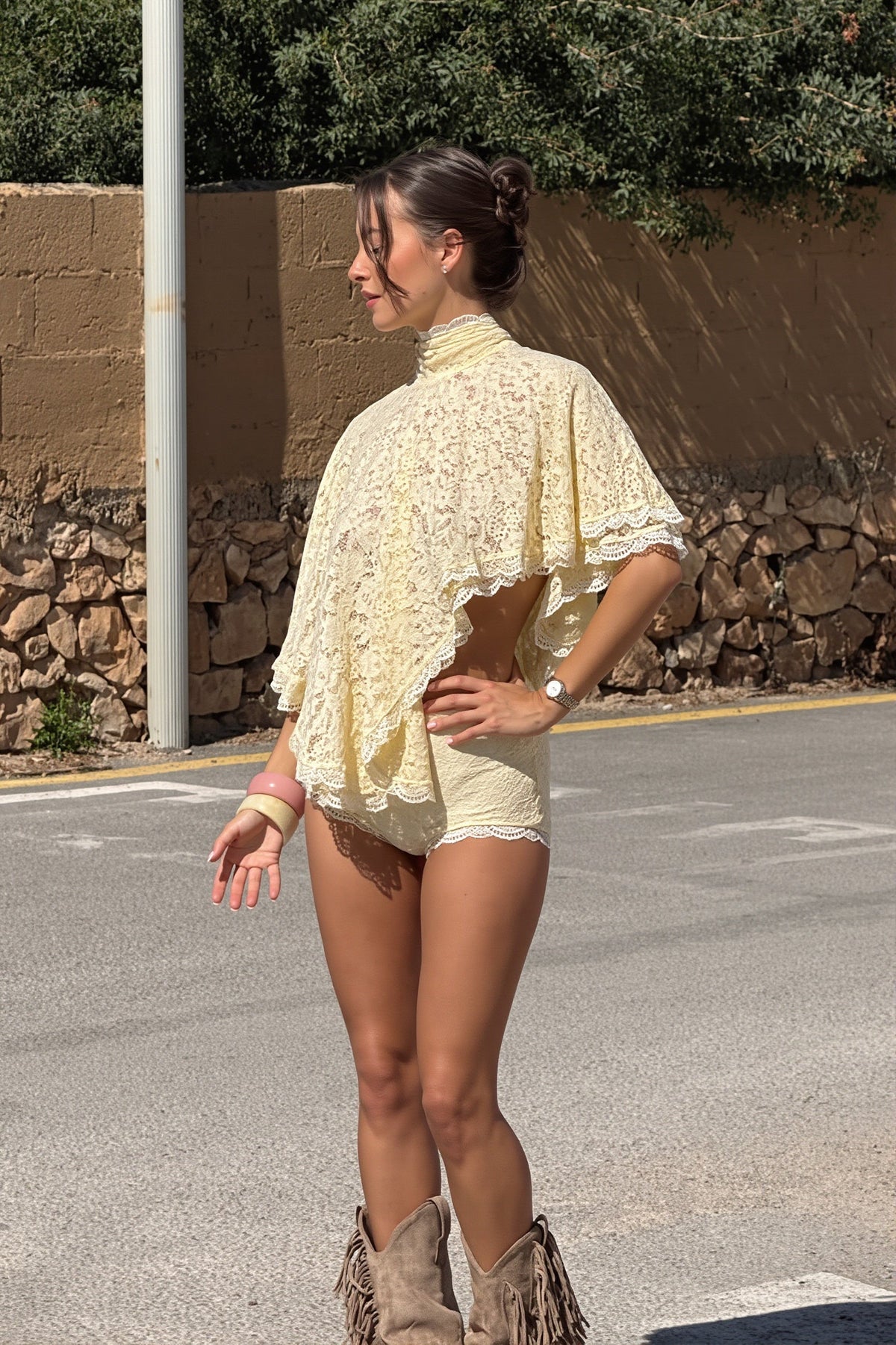 Lace cape shorts two-piece set from Hicosy — view 4