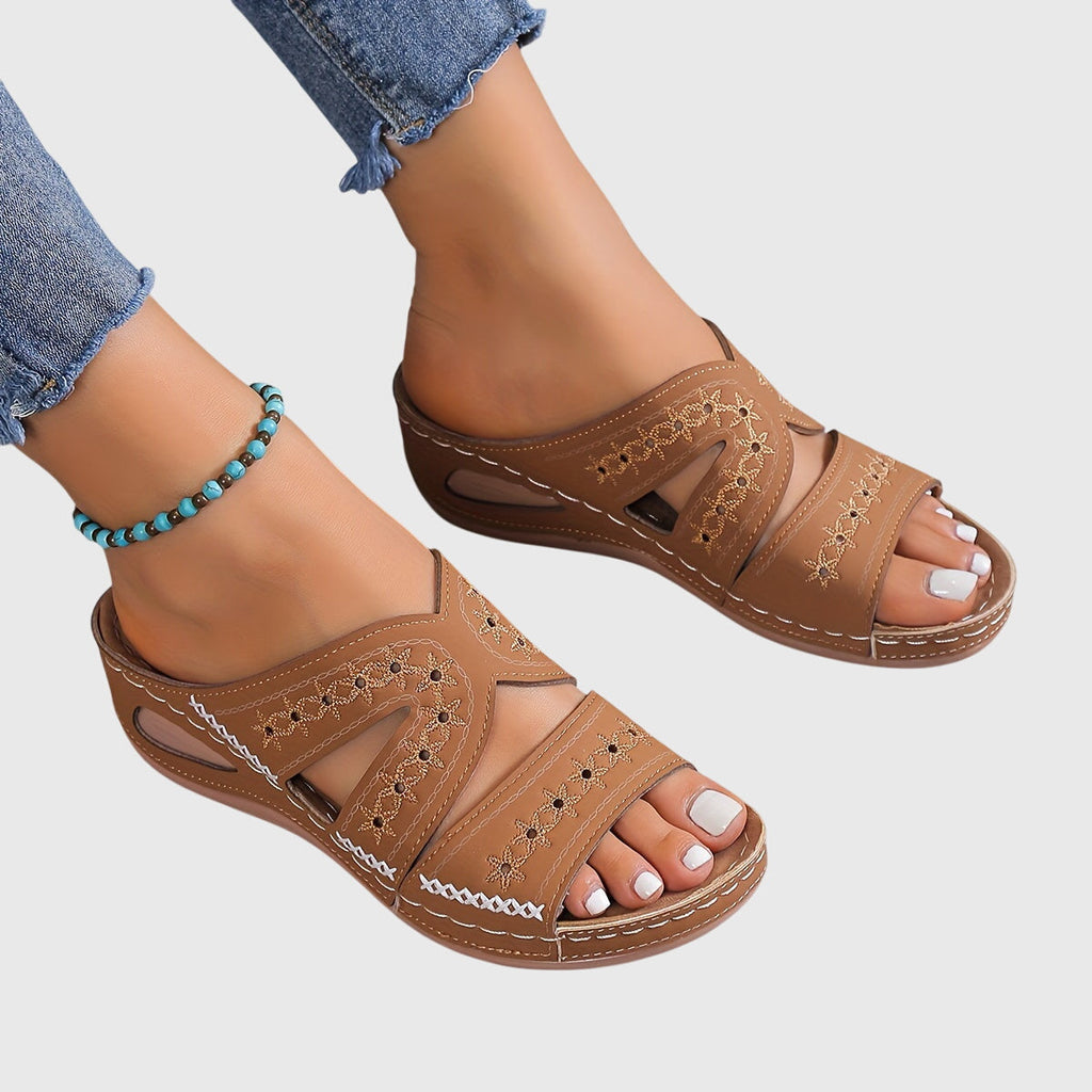 Noëlle Lightweight Sandals