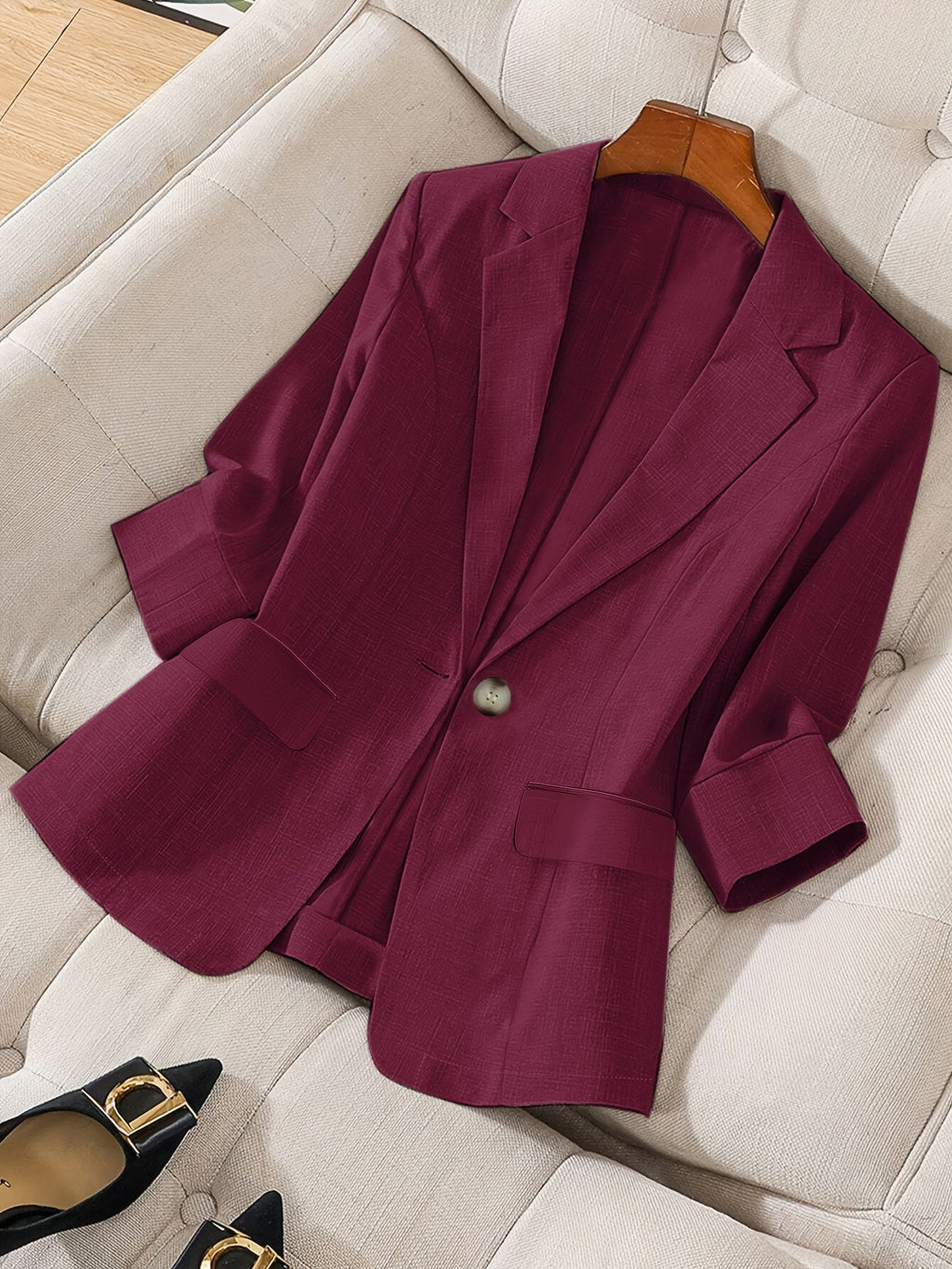 Tailored Cropped Blazer for Business Casual Style