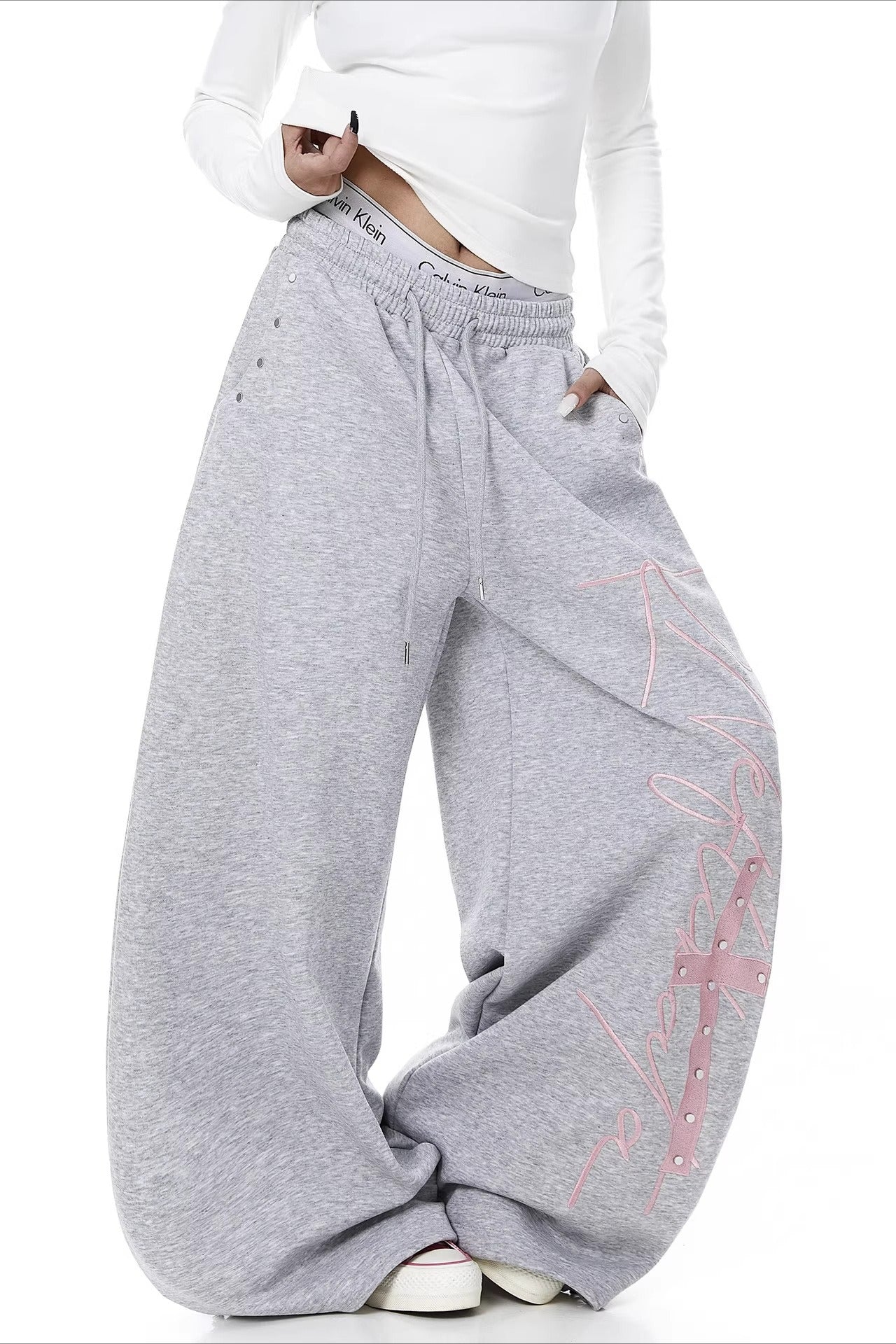 Contrast Print Curved Leg Wide Pants