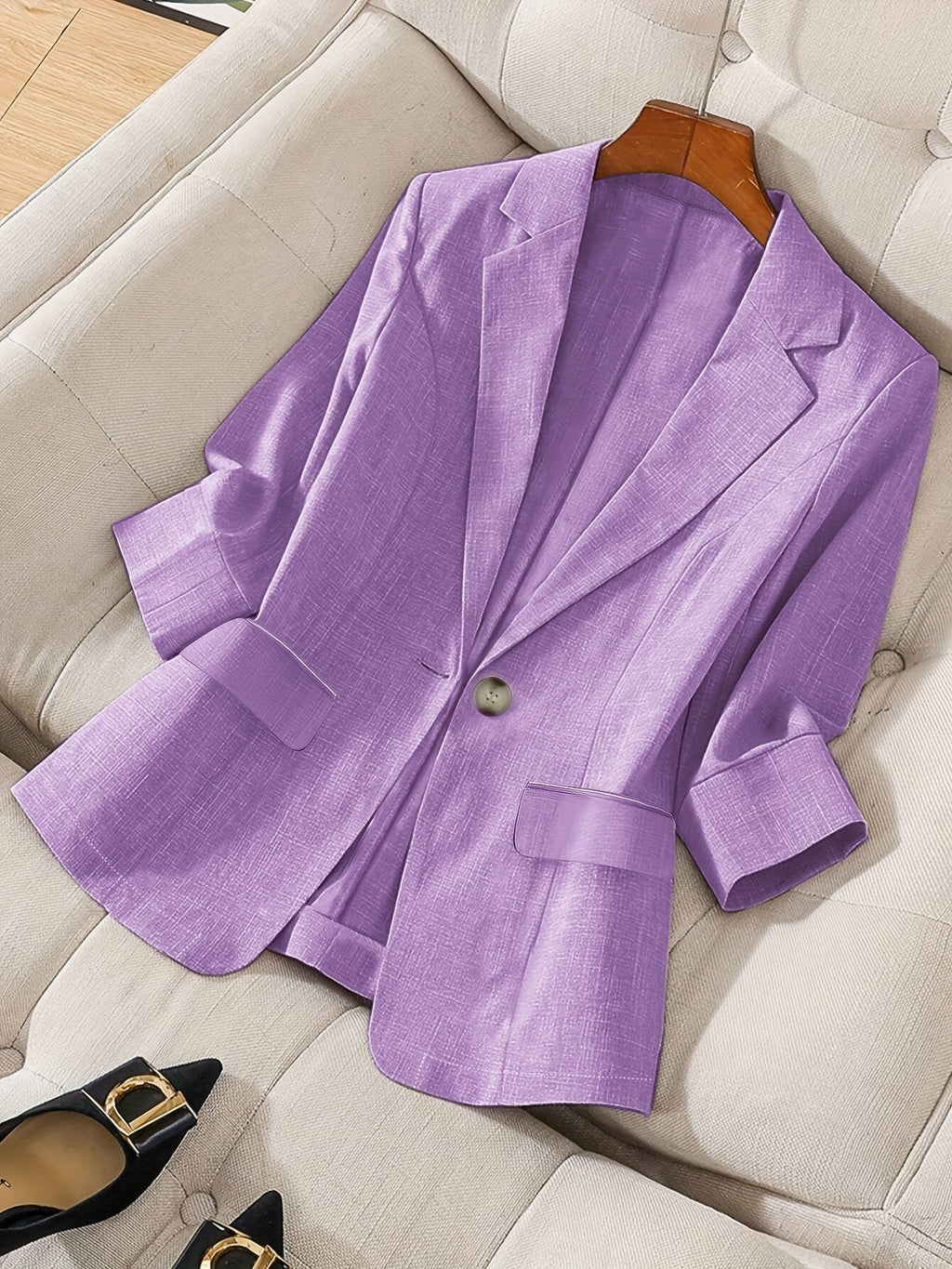 Tailored Cropped Blazer for Business Casual Style