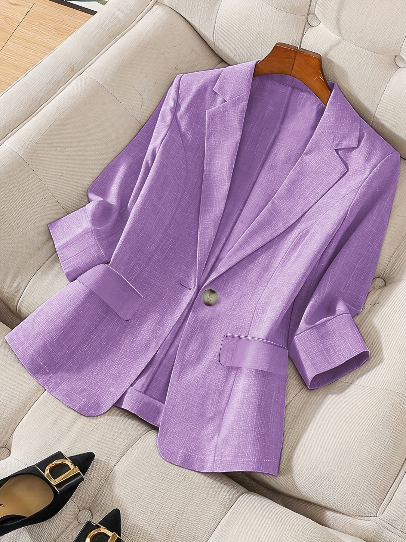 Tailored Cropped Blazer for Business Casual Style