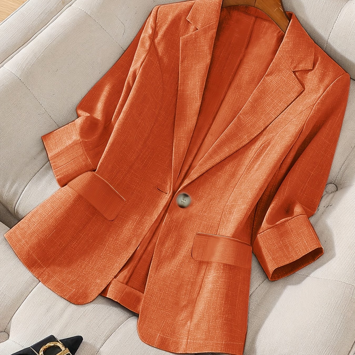 Tailored Cropped Blazer for Business Casual Style