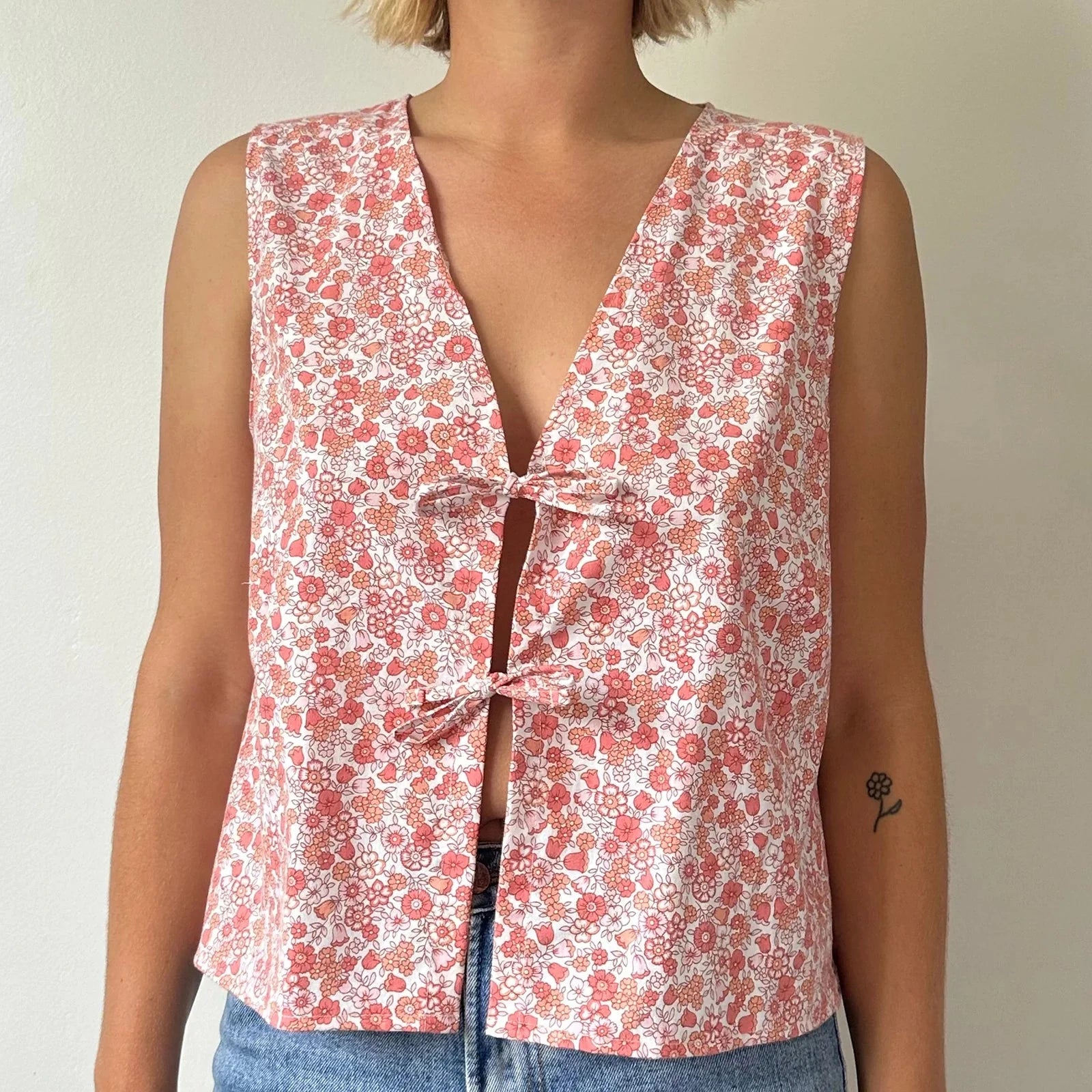 Tie Front V-Neck Crop Top