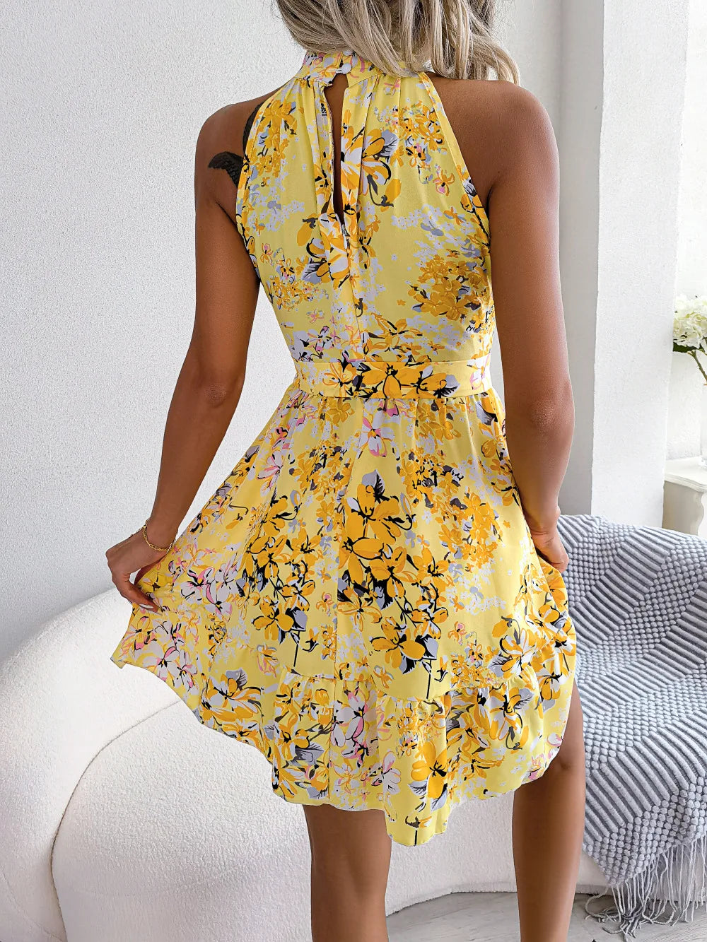 Spring Summer Floral Halter Neck Lace-up A-line Floral Dress

Modified Title: Spring Summer Flowery Halter Neck Lace-up A-line Flowery Dress