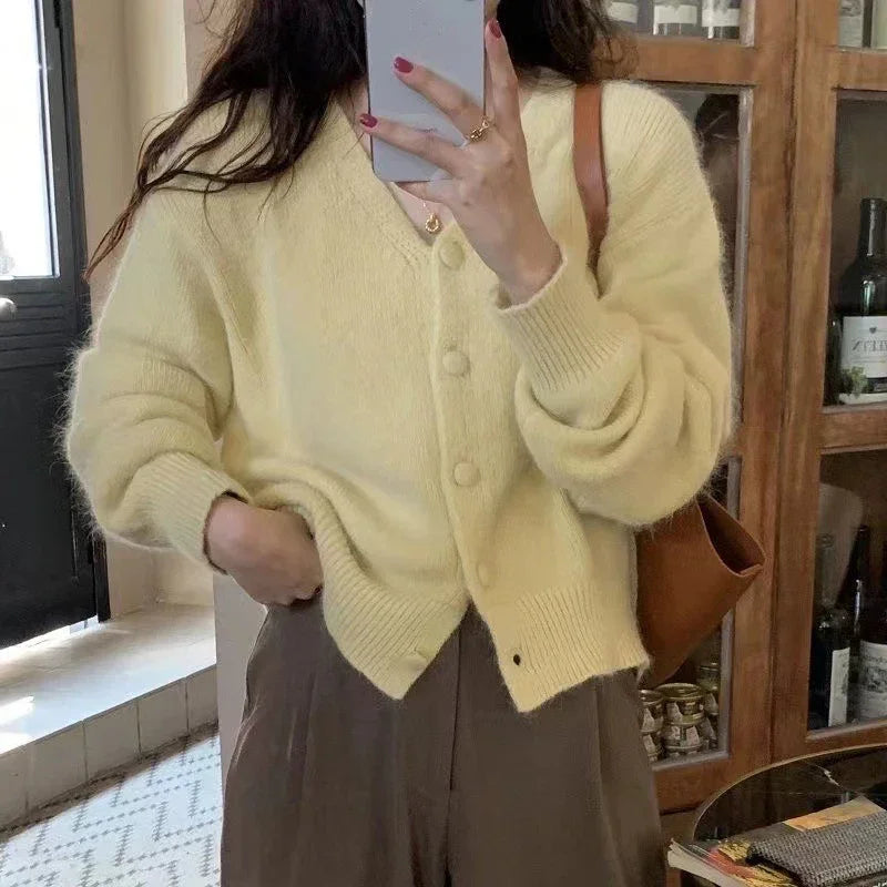 Verdant V-Neck Extended Sleeve Solitary Fastened Knitted Cardigan – view 3