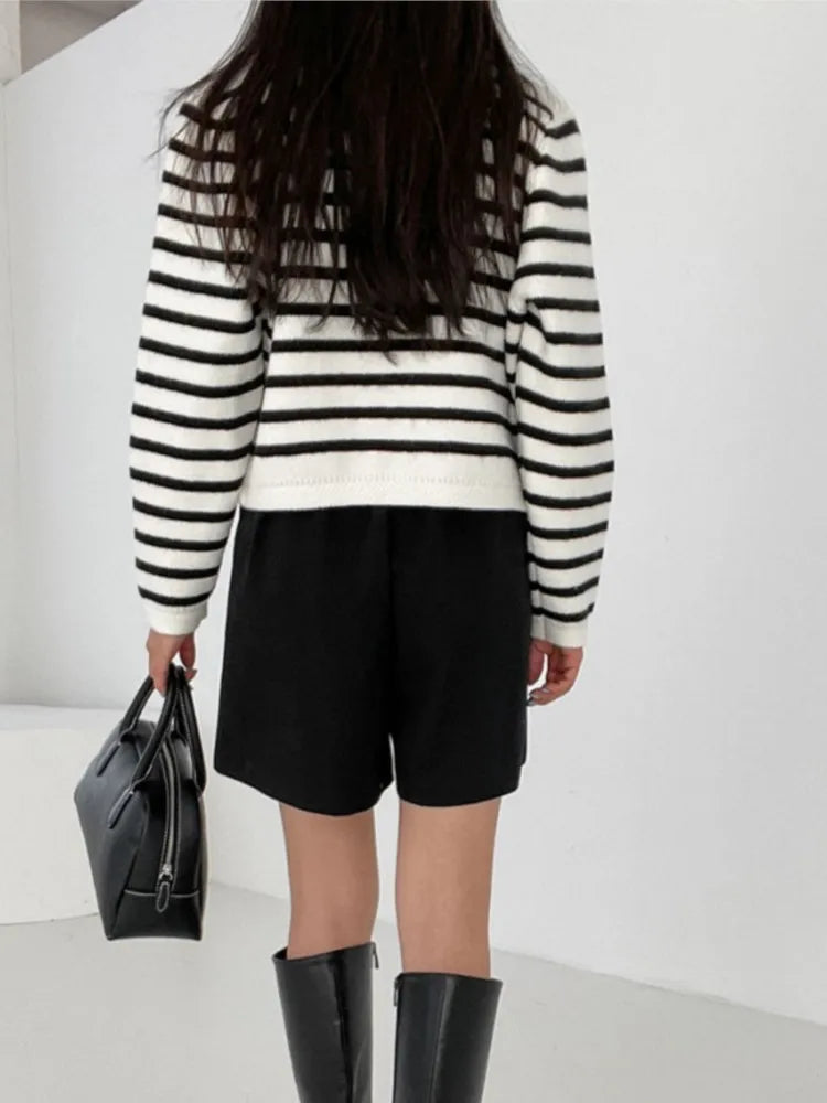 Patterned Print Cropped Baggy Knit Cardigan – view 4