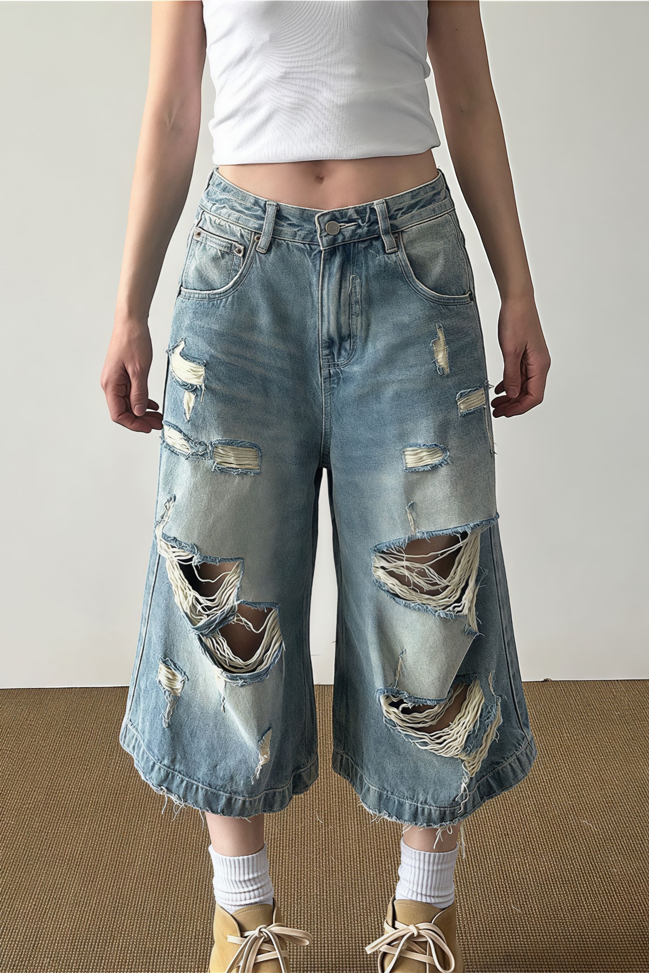 Retro Washed Ripped Whisker Cropped Jeans