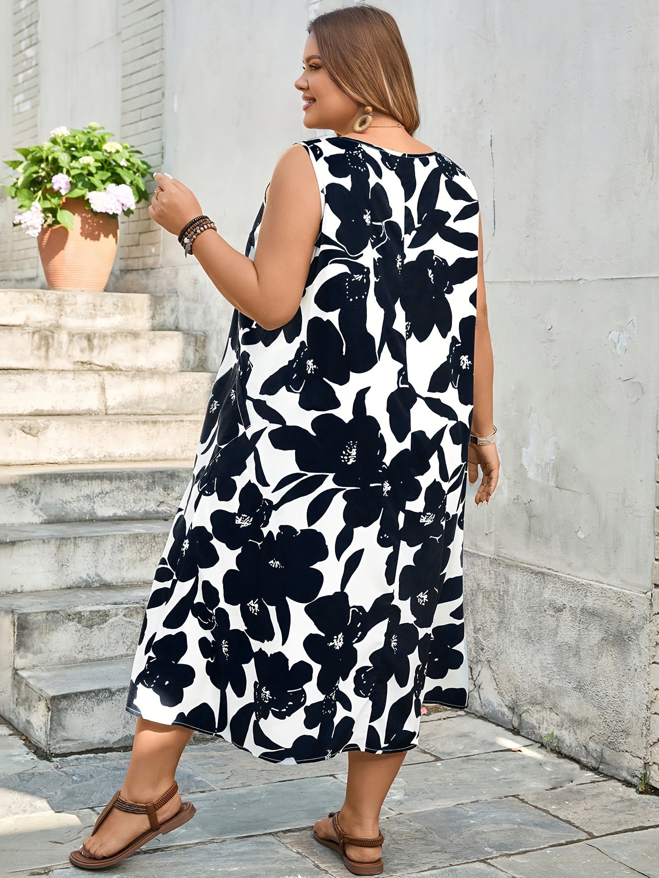 Plus Size Sleeveless Floral Midi Dress