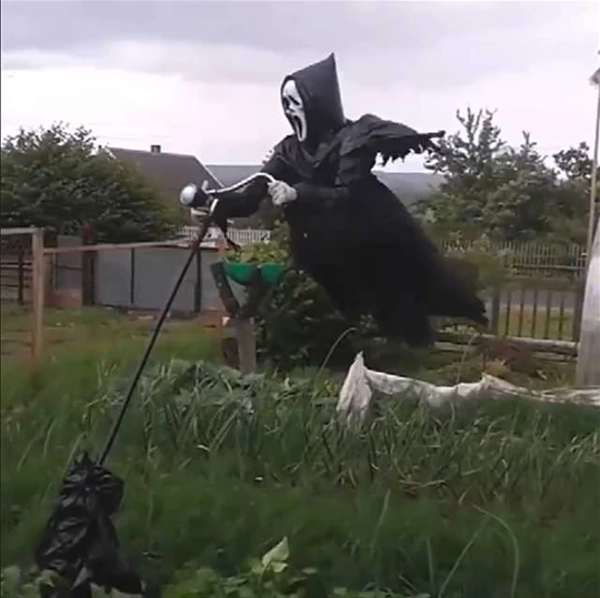 Ghostface Scream Scarecrow: Towering Outdoor Halloween Yard Decoration