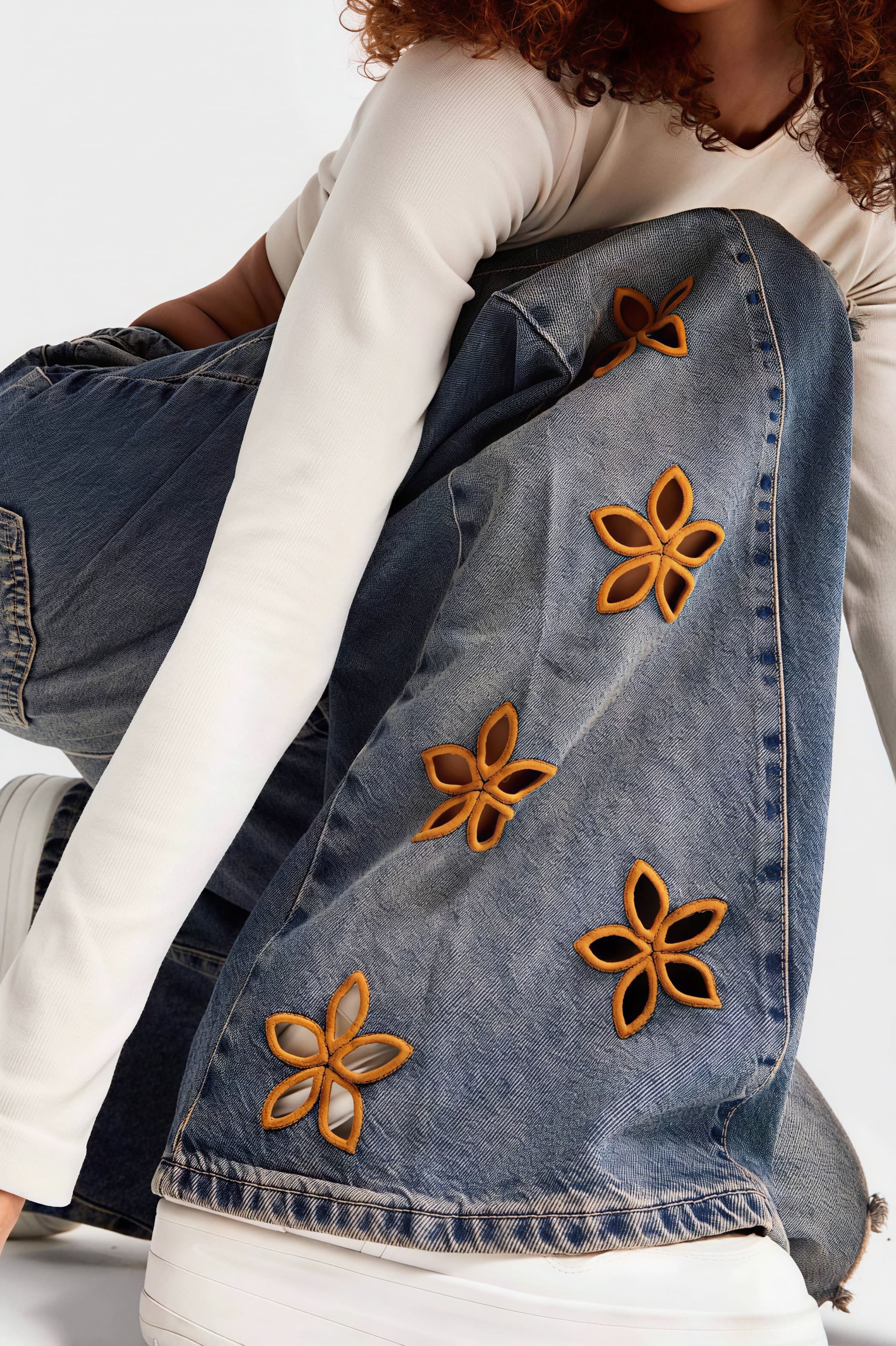 Floral Embroidered High Waist Jeans