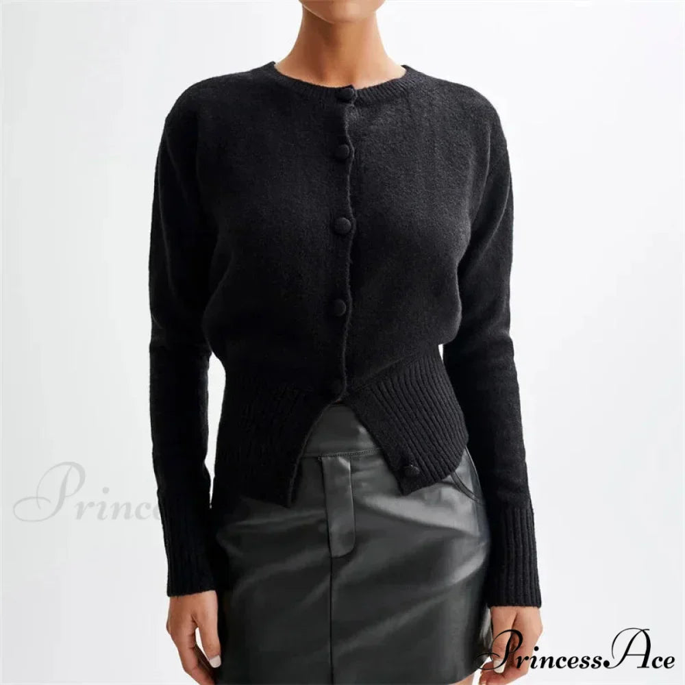 Durable Circular Neck Solo Buttoned Turn-of-the-Century Style Knitted Cardigan