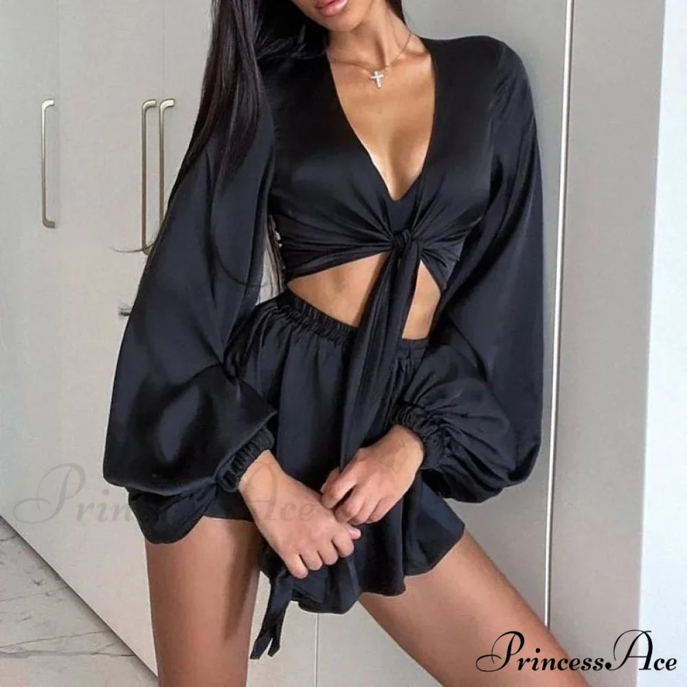 Front Fasten Low Neck Full Sleeve Crop Top Flow Shorts Two Pieces Set