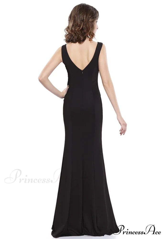Woman wearing Black Lace Mermaid Evening Gown from Hicosy — view 2
