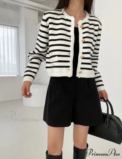 Patterned Print Cropped Baggy Knit Cardigan