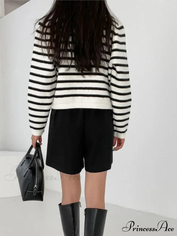Patterned Print Cropped Baggy Knit Cardigan
