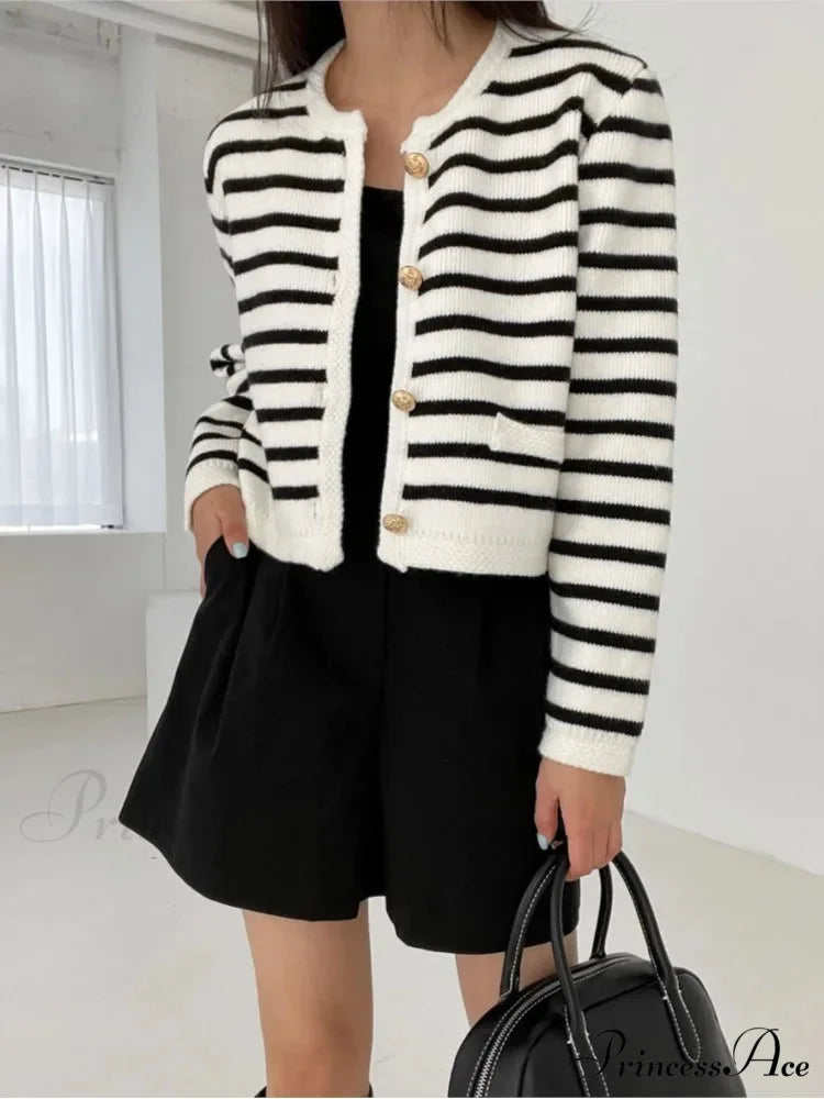 Patterned Print Cropped Baggy Knit Cardigan