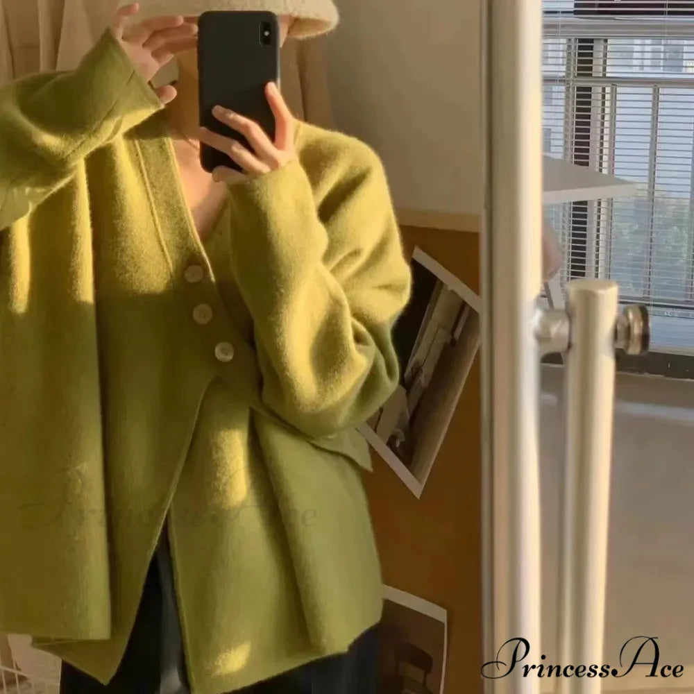 V-Neck Solid Simplicity Office Lady Autumn Knit Cardigan
V-Neck Stable Minimalist Professional Woman Fall Knit Cardigan