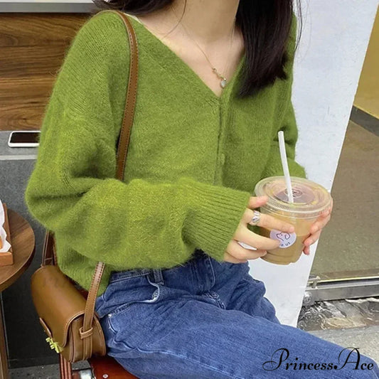 Verdant V-Neck Extended Sleeve Solitary Fastened Knitted Cardigan